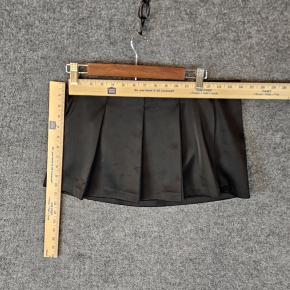 Forever 21 Charcoal Pleated Skirt‎ - Picture 8 of 8